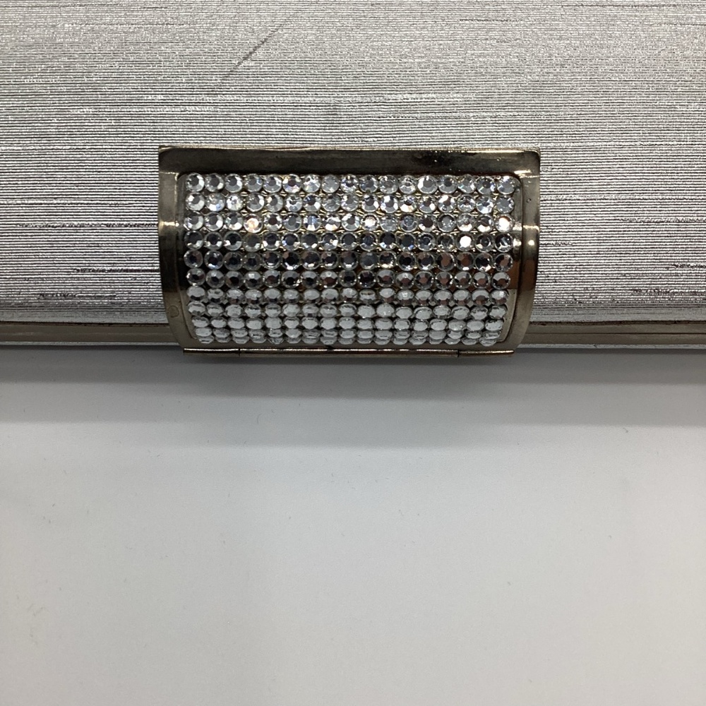 2148. Elegant Silver & Diamond Cylinder Clutch NWOT - Picture 5 of 5